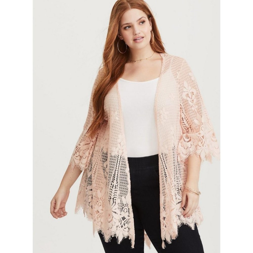 Torrid Size 00/0 M/L Scalloped Lace Kimono Pale Blush Pink Swim Cover Up Crochet